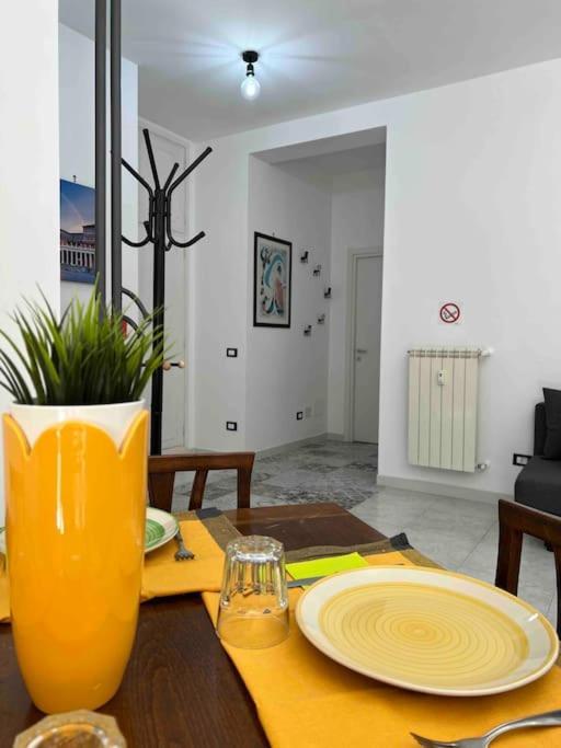 3 Fermate Dal Colosseo - Casa Vacanze Elena - 50 M Da Metro Garbatella Рим Экстерьер фото