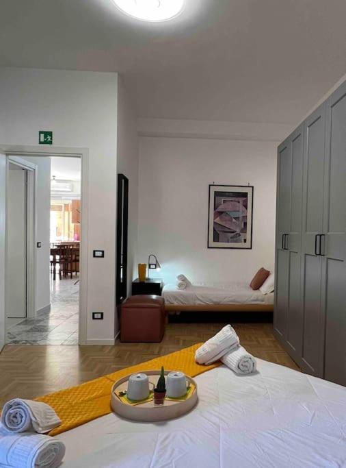 3 Fermate Dal Colosseo - Casa Vacanze Elena - 50 M Da Metro Garbatella Рим Экстерьер фото