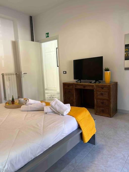 3 Fermate Dal Colosseo - Casa Vacanze Elena - 50 M Da Metro Garbatella Рим Экстерьер фото