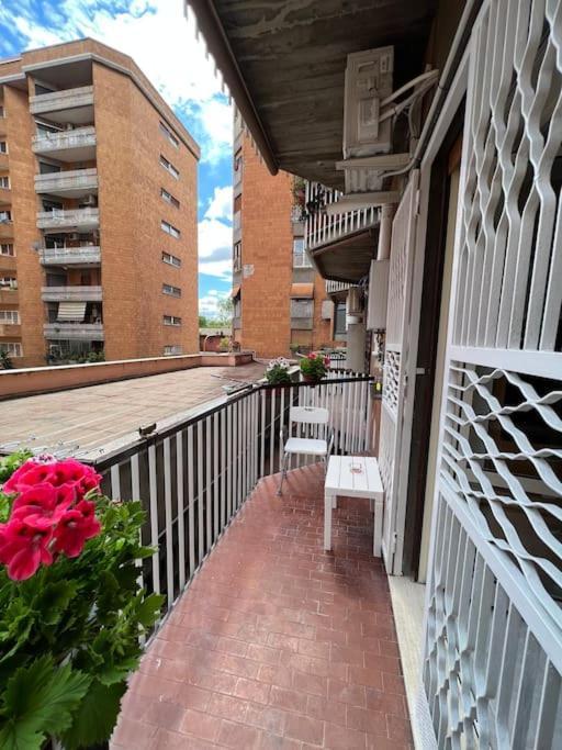 3 Fermate Dal Colosseo - Casa Vacanze Elena - 50 M Da Metro Garbatella Рим Экстерьер фото