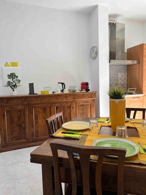 3 Fermate Dal Colosseo - Casa Vacanze Elena - 50 M Da Metro Garbatella Рим Экстерьер фото